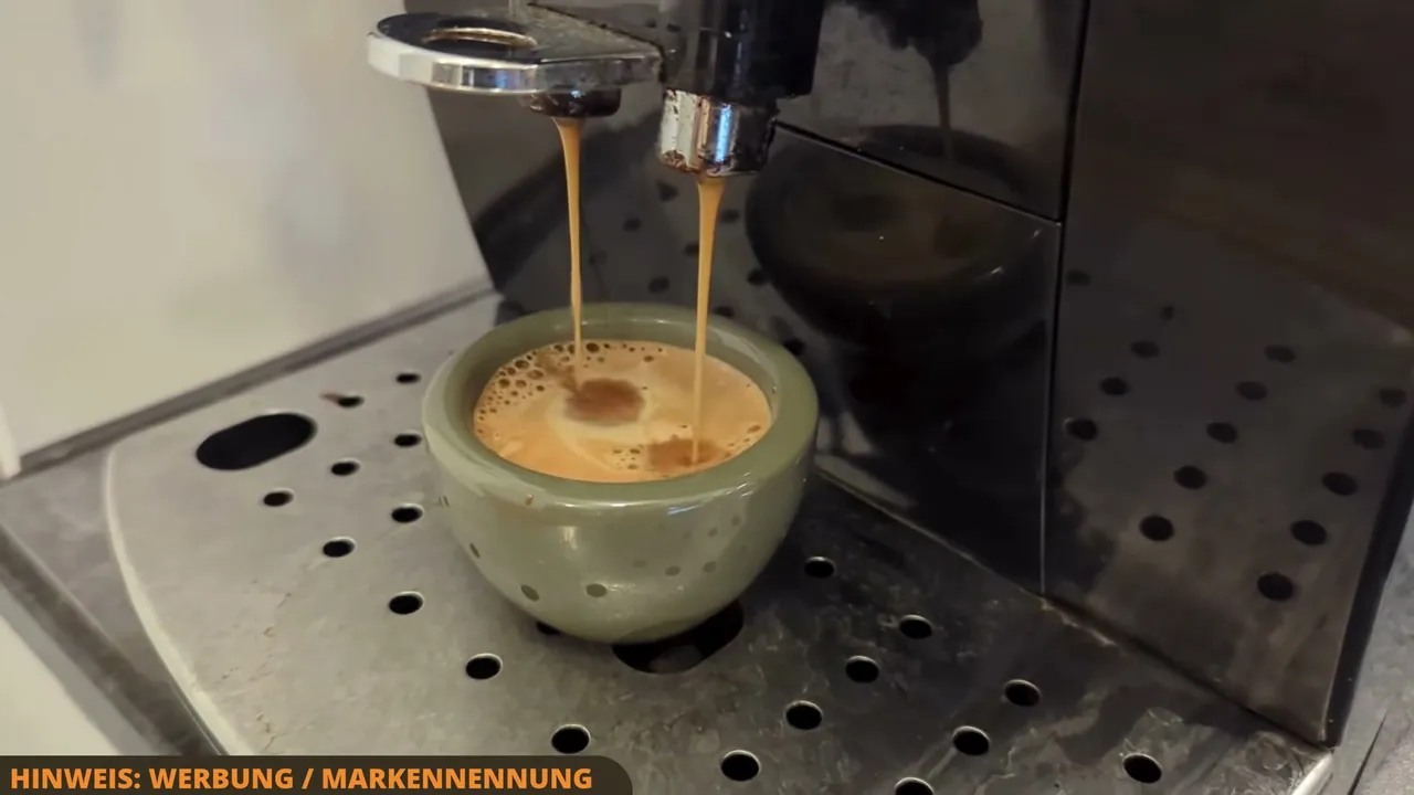 Meiner Meinung nach fügt sich das zeitlose mattschwarze Gehäuse elegant in jede Küchenzeile ein.