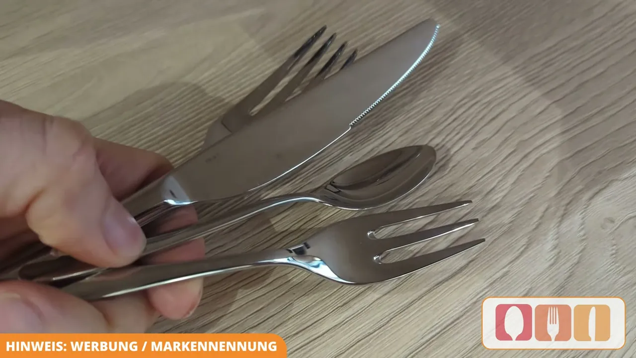 Das aus einem Stück geschmiedete Monobloc-Messer bietet mit seinem speziellen Wellenschliff langanhaltende Schärfe.