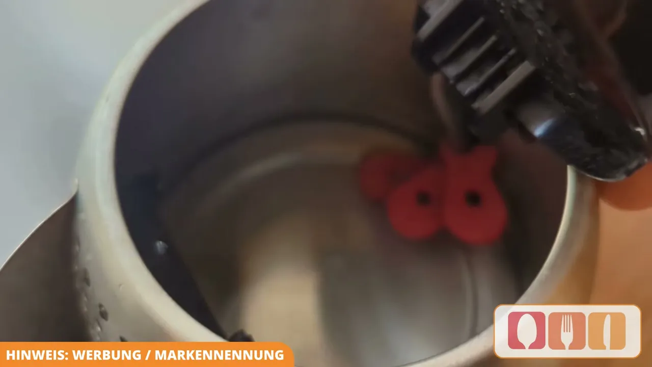 Besonders gut gefällt mir die Schnellkochfunktion, mit der eine Tasse Wasser in gerade mal 50 Sekunden kocht.