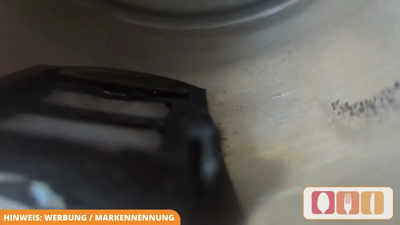Für mich ist der Kalkfilter ein echter Pluspunkt, weil er unschöne Kalkrückstände zuverlässig aus dem Getränk fernhält.