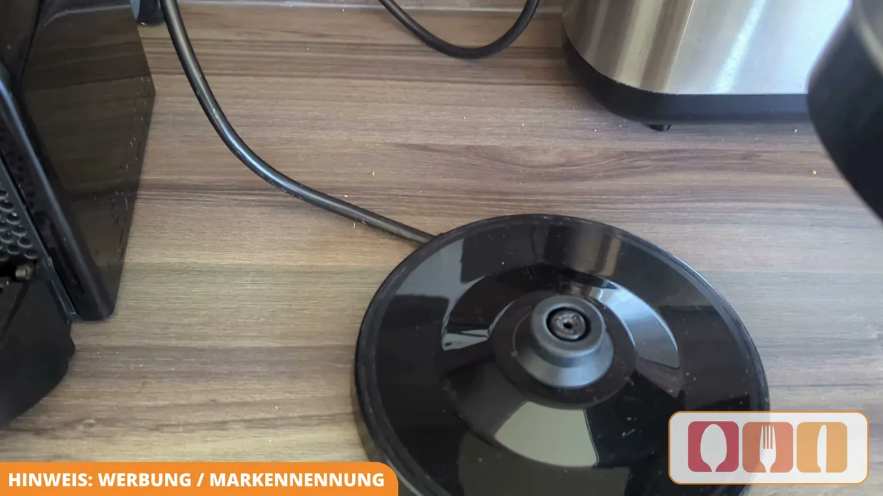 Ich denke, der 360-Grad-Sockel sorgt im Alltag für bequemes Abstellen und einen absolut sicheren Stand.