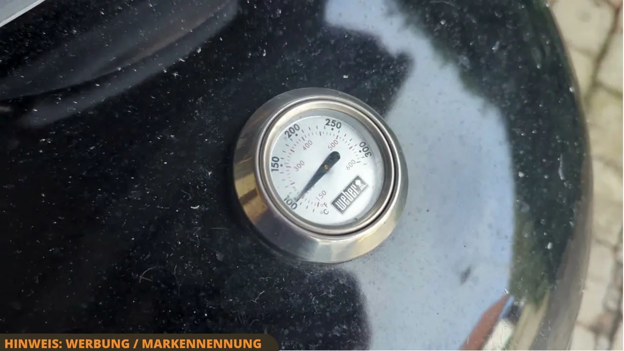 Meiner Meinung nach ist das eingebaute Thermometer genial, da ich die Temperatur ablesen kann, ohne den Deckel zu öffnen.