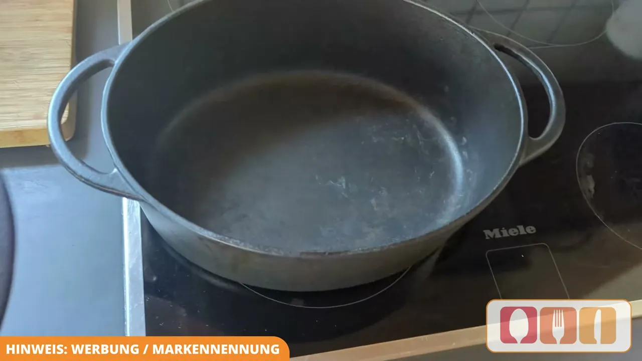 Ich finde das Volumen von 5 Litern und die ovale Form perfekt dimensioniert für größere Fleisch- oder Fischstücke.