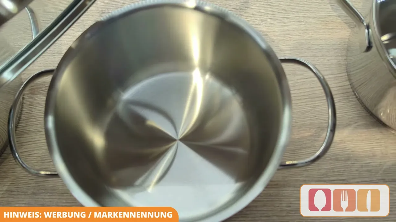 Die unbeschichteten Töpfe aus Cromargan-Edelstahl besitzen im Innenraum keine eingeprägte Messskala.